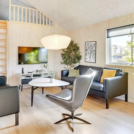 Luxury Retreat - By Traum Holiday home *